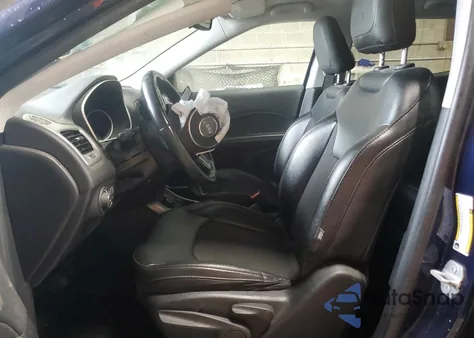 2020 Jeep Compass Latitude из США, поврежденный, VIN 3C4NJDBB9LT100551